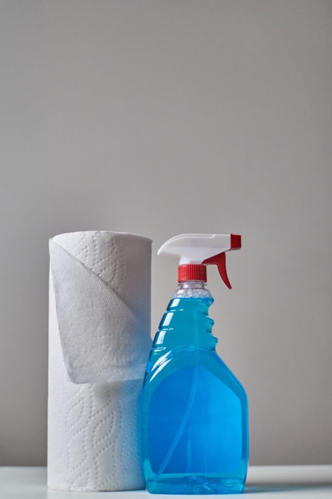 Autonoma en Limpieza Sandoval Cambrils - clear spray bottle